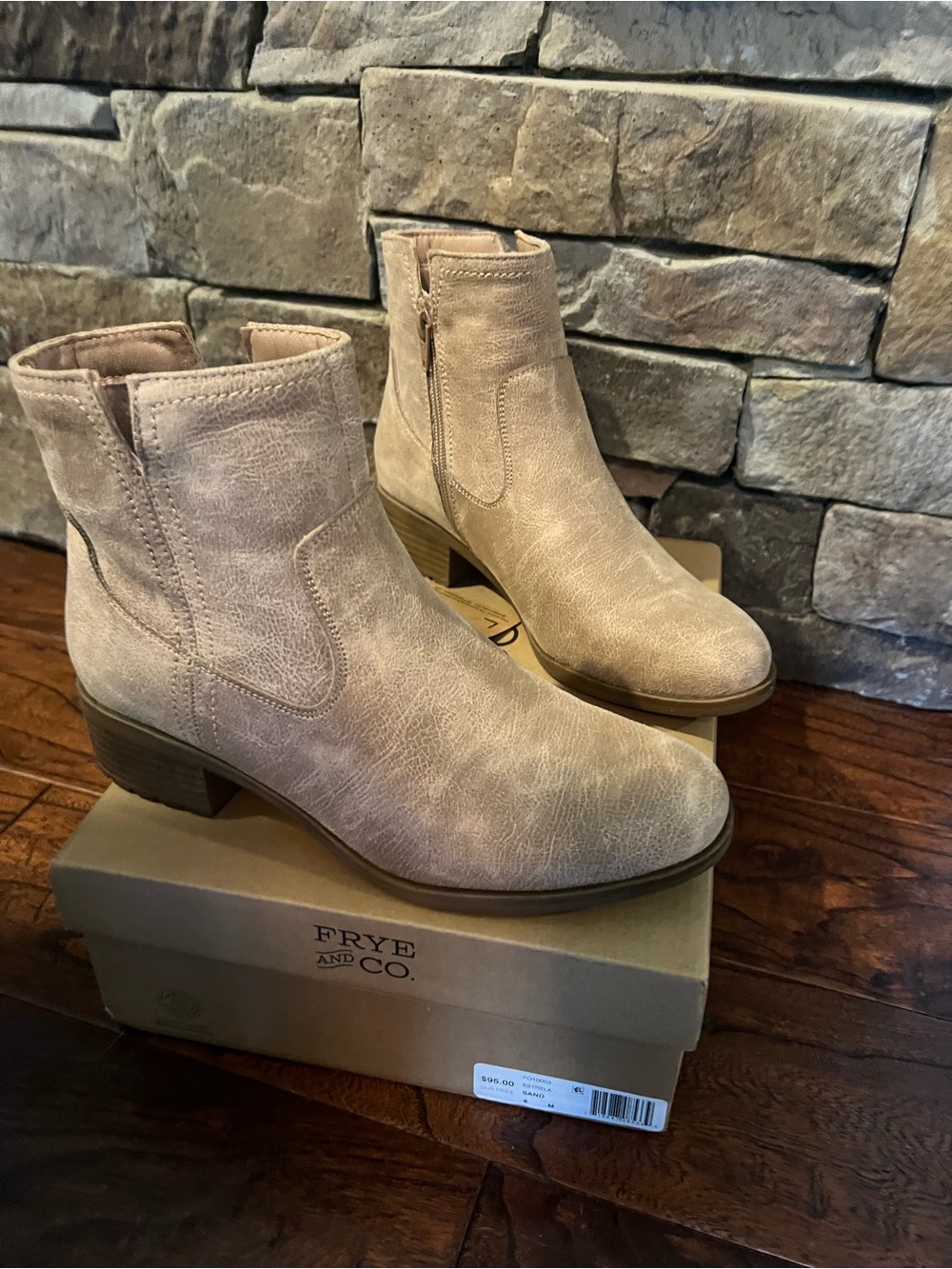 Brand New in Box FRYE AND CO. Taupe/sand ESTRELA * Ankle Booties with Side Zip - Picture 2 of 3